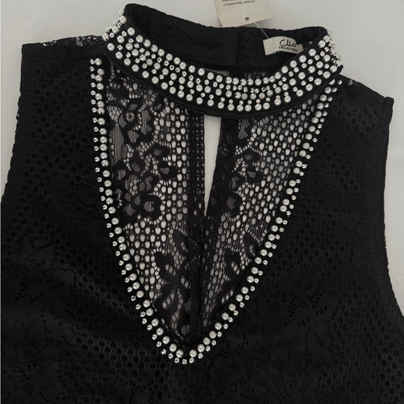 Clio Black Lace Sleeveless Blouse - Picture 2 of 12